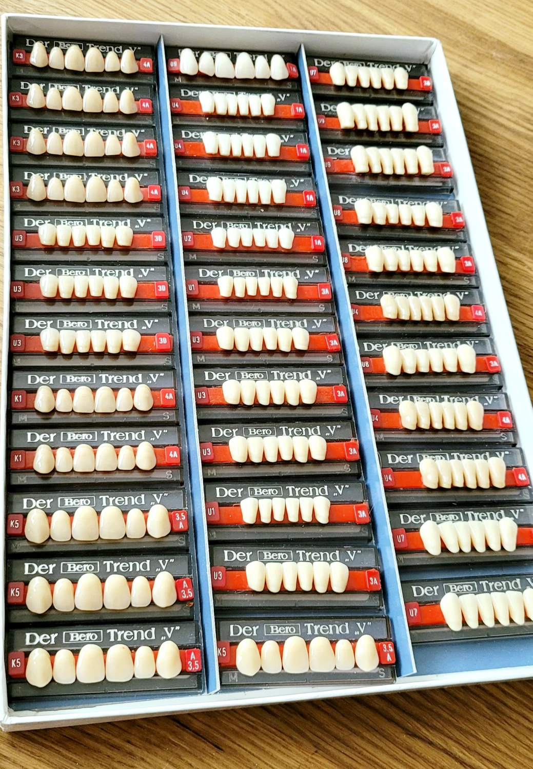 Zahnsatz aus Acryl
